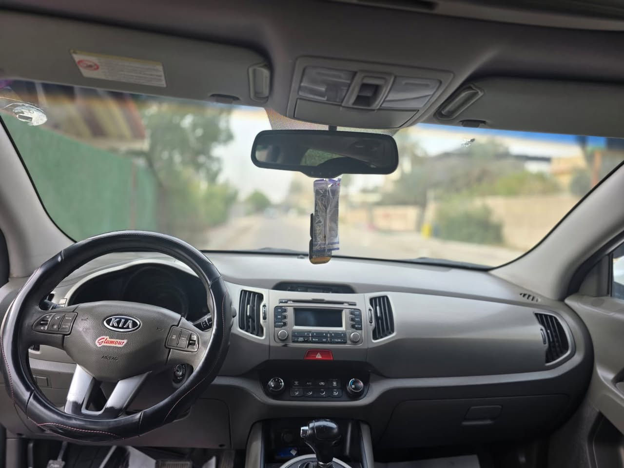 كيا سبورتج 2011 خليجي محرك ٢٠٠٠ دوش فوول مواصفات بانوراما  فوول تحكمات  اشاير بالمري يدات نيكل مري شفط مثبت سرعه نظام ايكو  تقليل وقود ثلاجه بالجكمجه 
السياره كفاله عامه من الضربه والصبغ والتبديل 
تخم تاير جديد تبريد صدر جاهز كير ومحرك كفاله السعر ١٢٨ قفل***********
