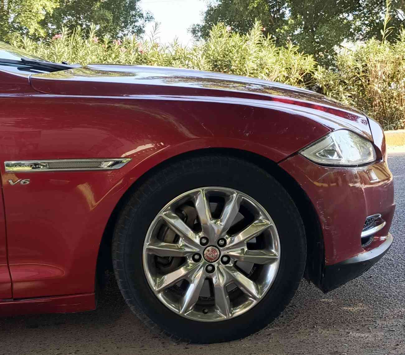 السلام عليكم...
جاكوار 2015 فئه (XJL) يعني فووول الفئه الاعلى رقم بغداد مشروع وطني ابسمي الهزه والرقم جدد

السياره خليجيه مكفوله من الحادث والظربه والتبديل بيهه شبر صبغ بالجاملغ الامامي فقط وطخه بصيطه اباب السايق على وظعهه وبقيه السياره مكفوله وشرط السونار

مواصفاتهه السياره ... تچي فووول 1/1 ... يعني فوول للاخير وجنايتهه يعرفون هل شي 
مكينتهه 6 سلندر تنفس طبيعي ابدون تيربوو

مكان السياره بغداد / الكرخ

السعر  128 وبيهه مجال بصيط حك الجيه

للاستفسار  ***********
