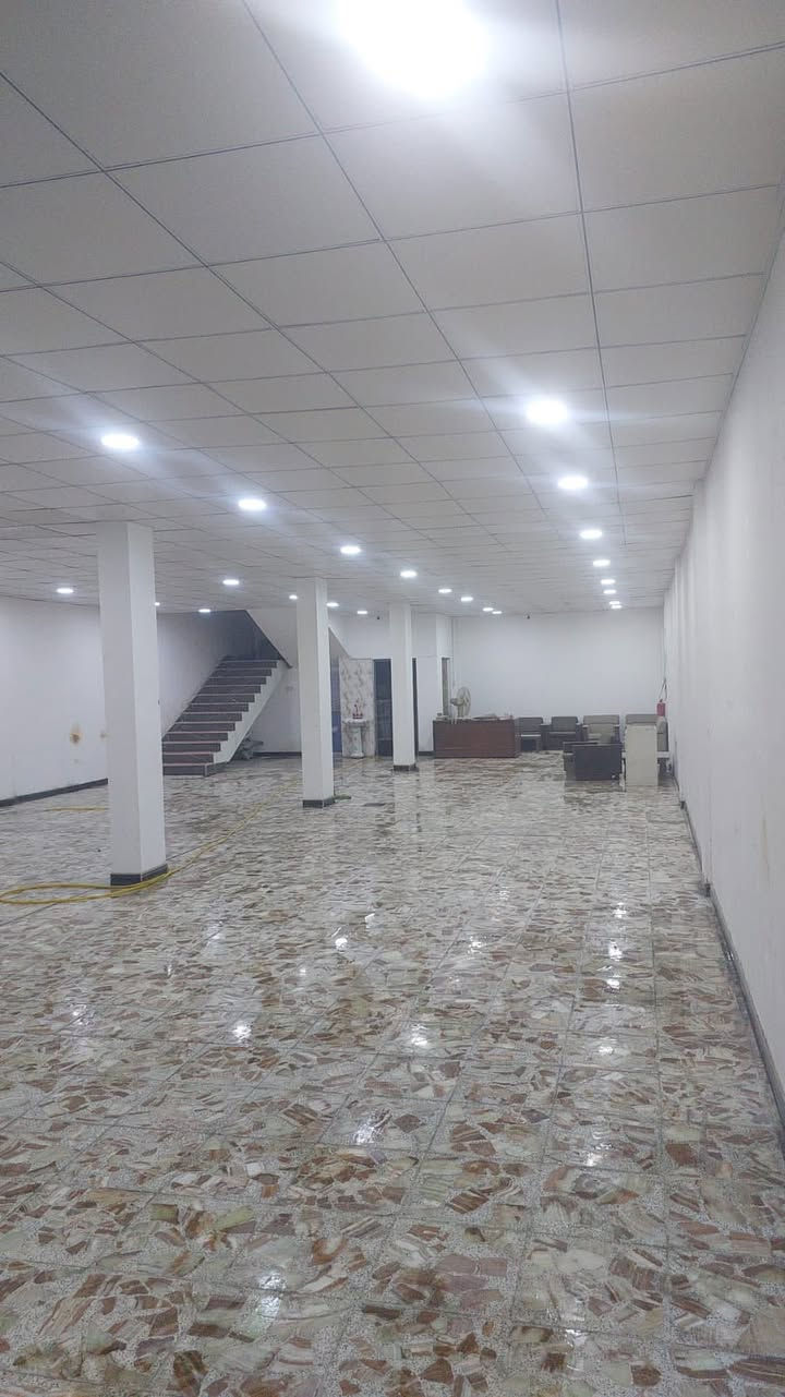 بنايه للبيع طابقين موقع تجاري على شارع القائد مباشرتا مساحه 200م 
للاستفسار ***********
