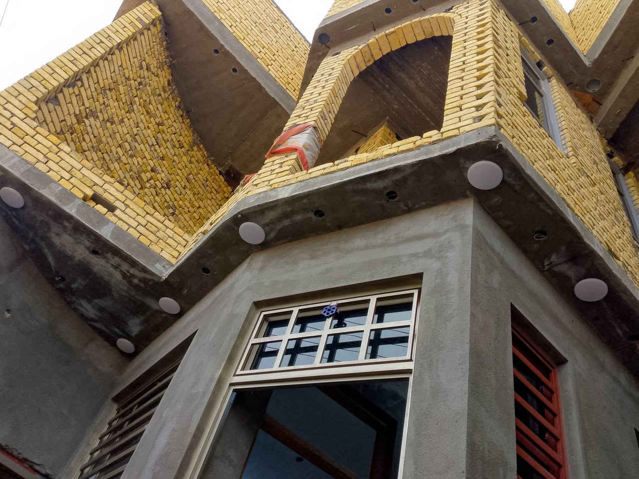 دار للبيع مقاطت 56
المساحه 200     /البناء طابقين /الطابق الول كامل فقط الرضي //الطابق الثاني فقط كامل البواب والشبابيك /ومطلوب 46مليون للقرض السعر الاتصال علا صاح البيت أو المراسله  ***********
