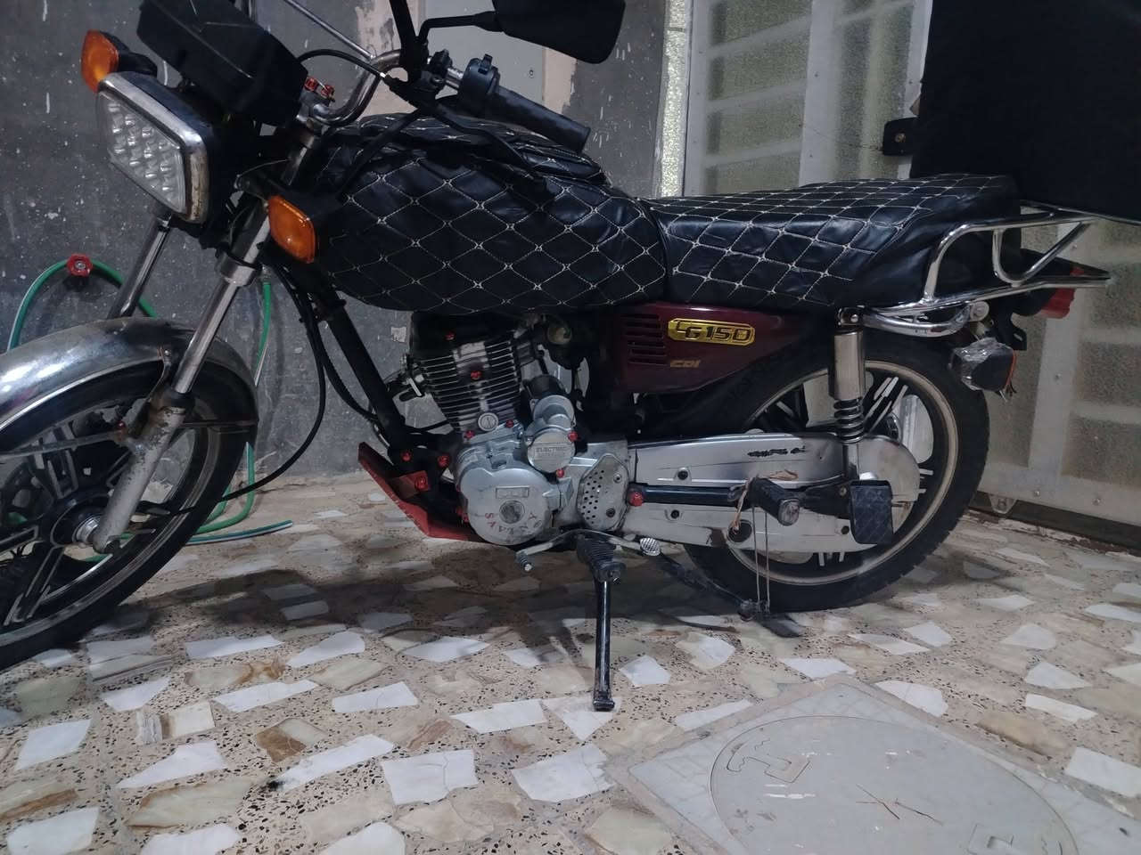 دراجة إيراني سيفان مديل 2023 نضيفة أكثر من الصور للبيع مكينة ما مفتوحة *********** واتساب متواجد على النت السعر $600 بيها مجال
