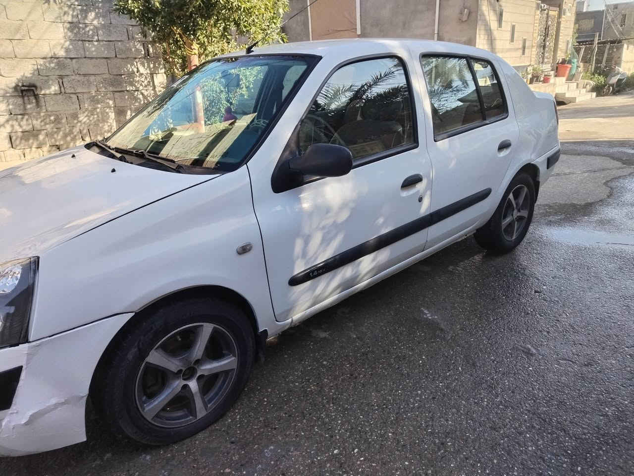 السلام عليكم رينو كليو موديل ٢٠٠٦ رقم بغداد مشروع وطني مكينه وكير خير من الله سياره كير عادي السعر ٢٨ مكان السيارة ديالى بعقوبه التواصل اتصل على الرقم ***********
