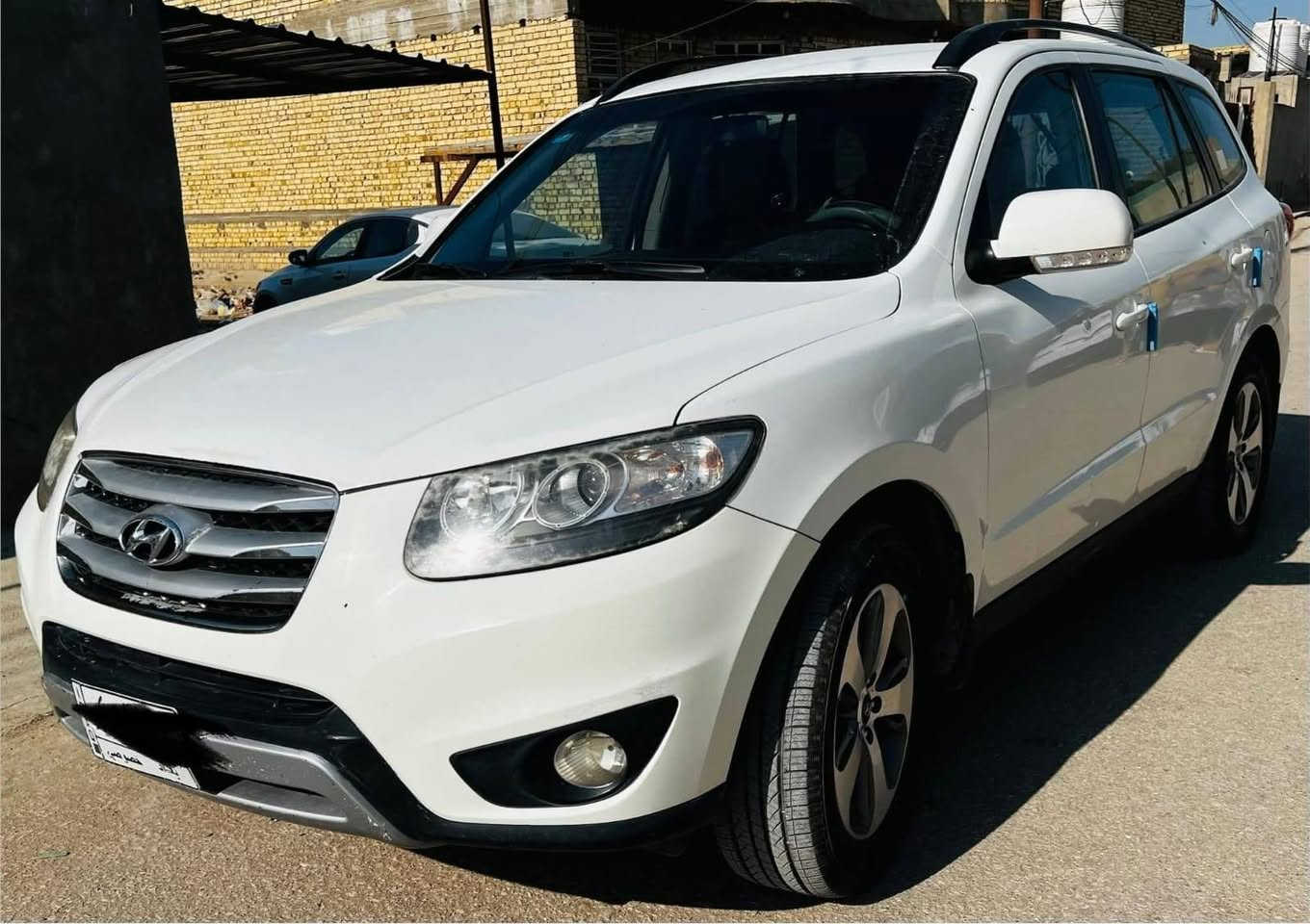 بيع او مراوس
سنتافي 2012 خليجي كفاله عامه
جديدة جداً كامرة خلفية كشنات كهرباء ٦ سلندر ٧ راكب ٣ قطع تبريد فور ويل تبريد بيانو وباقي الموصفات المعروفة السيارة جاهزة وخير من الله تخم تاير صدر  السعر 167 وبيها مجال بسيط
***********
