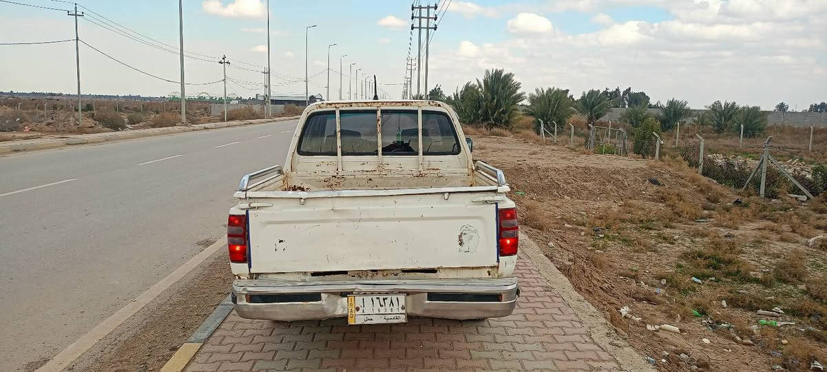 السلام عليكم للبيع سياره نوع دير موديل 2007رقم قادسيه شرط التحويل سنويه لحد 2026/11/16تنتهي كير ومكينه وشاصي وكسل مكفولات كهربائيات كله شغال وجاهز صدر جديد تخم تاير امامي خلفي السيارة داخل جديد بطاين جدد كشنات مغلفه باتري جديد بيه خياسات ومعمره رباع البوب فقط السيارة احله من الصوره مكان السياره واسط الزبيديه لاستفسار اتصال على الرقم التالي ***********
‏‪0783 055 8258‬‏السعر40وبيه مجال بصيط
