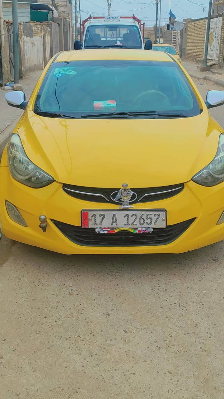 سلام عيكم سياره للبيع مديل 13 سياره بيه ضرر جاملغ امامي ودفعه بل حوض مامصلحه رجعت عل تيل والباقي كفاله كير محرك تبريد شرط محرك 1800 دوش رقم نكليزي تخم تاير الوره حداديه جديده شرط الحداديه الكدام بس دبلات عوزه مكان السياره دوانيه حي العسكري سعر 103بيه مجال للشراي الاستفسار ***********
