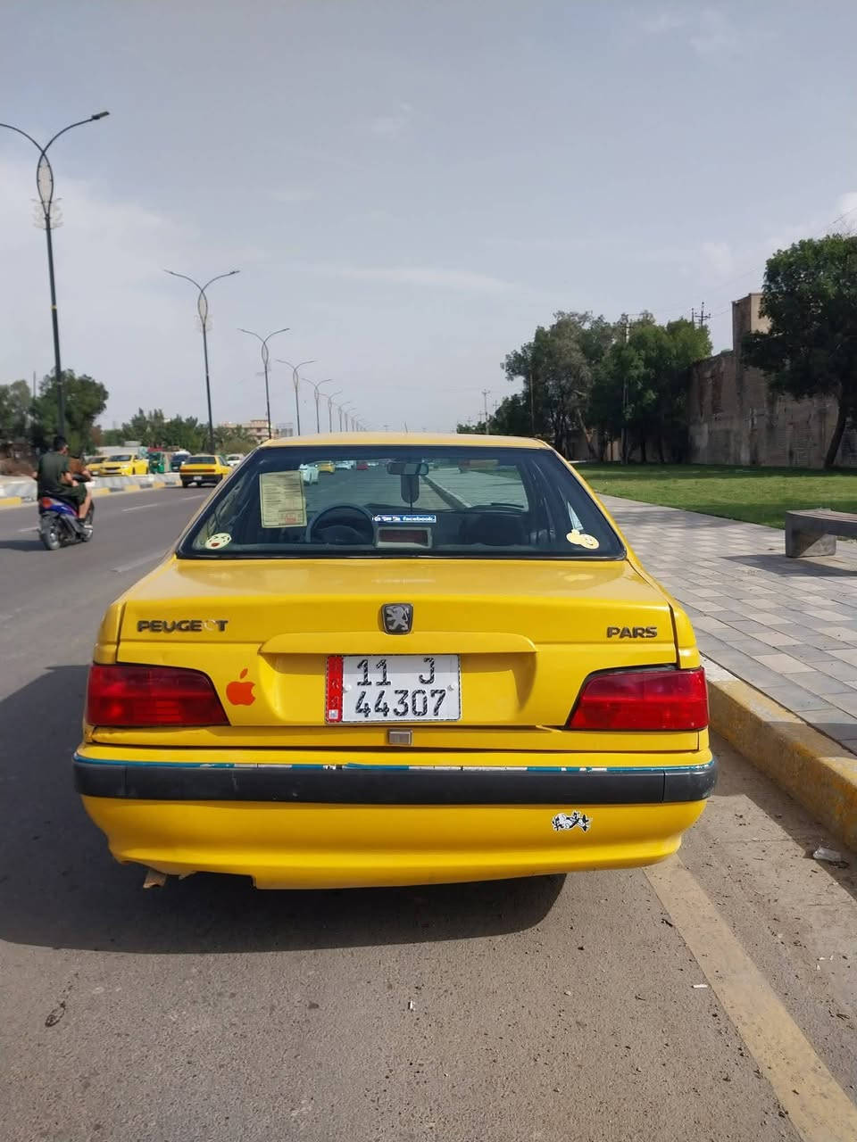 بيجو بارص ١٥ رقم انكليزي هزه جديده تحويل مباشر مكينه حلوه كلج جديد باتري جديد زوج تايرات جدد سياره بيهه ضربه بالتكمه مال سايق مو قويه البدي مامكفول ابيع هالموجود سياره مال شغل حلوه سعرهه ٣٠ وبيهه مجال قليل مكاني زعفرانيه ***********
