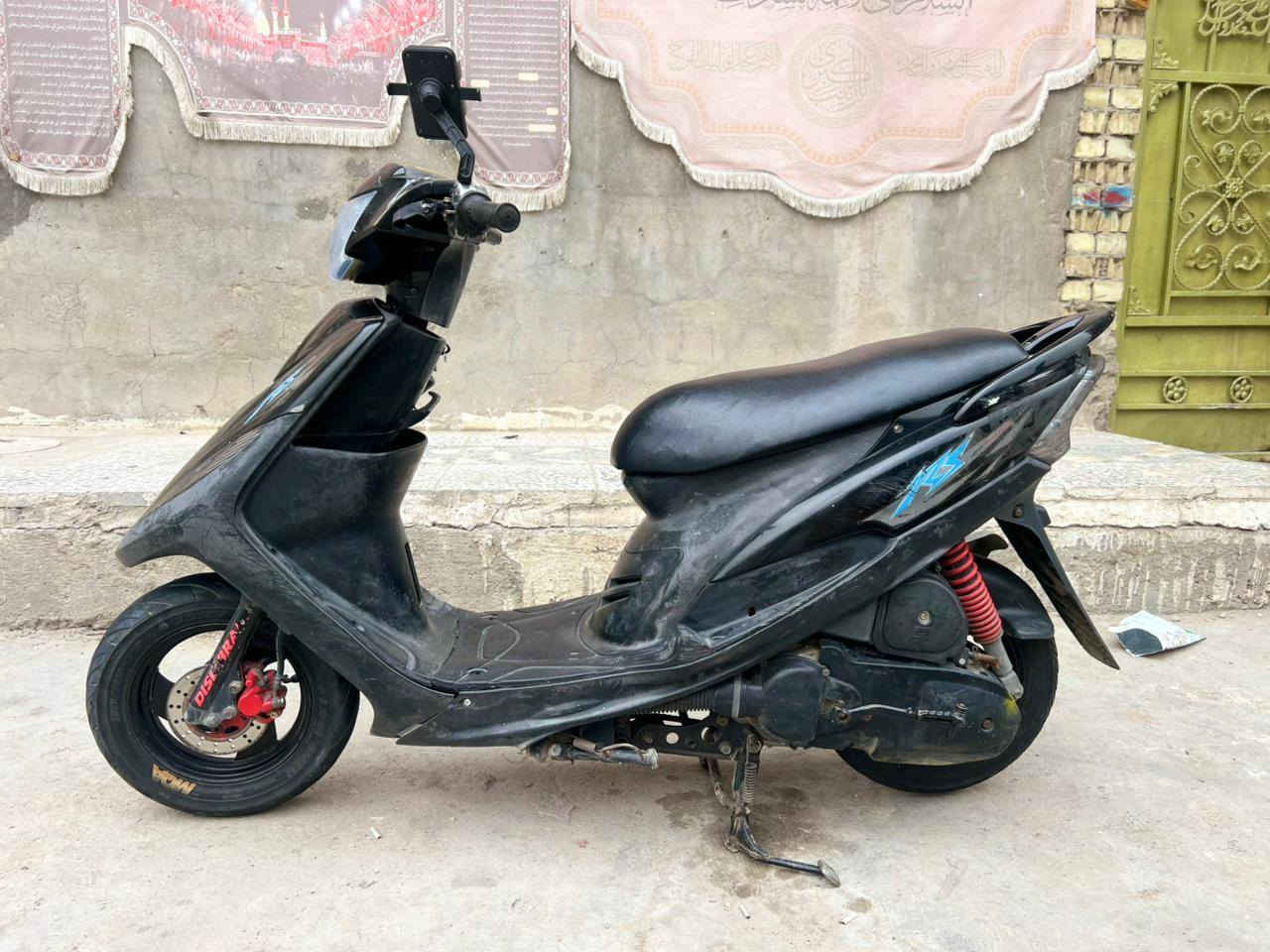 سلام عليكم....
دراجه للبيع ماكس عدله ياباني ختم واحد   
دراجه شلعه معدل كهربائيات كلهه شغاله دراجه جديده تايرات جديد  بلادية أي نقص مابيهة. 
 دهن جديد تايرات جدد
 ماصالي هوي من نزلته من الرمبه 
جيب فيتر وتعال افحص
العنوان مدينه الصدر 
السعر 850 وبيه مجال


**إذا كنت صاحب هذا الإعلان وتريد حذفه لأي سبب، رجاءا أرسل رسالة إلى الدعم الفني**