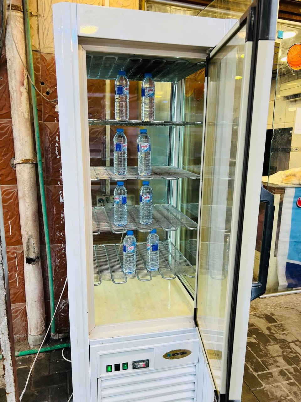 عارضة تجميد سالب 30-
الصنع ايطالي بلادية مكاني البصرة 

السعر 8$       شراي يتواصل واتساب فقط

***********
