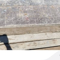 يواجد خشب ايجار جميع قياسات بسعر مناسب 07873682108