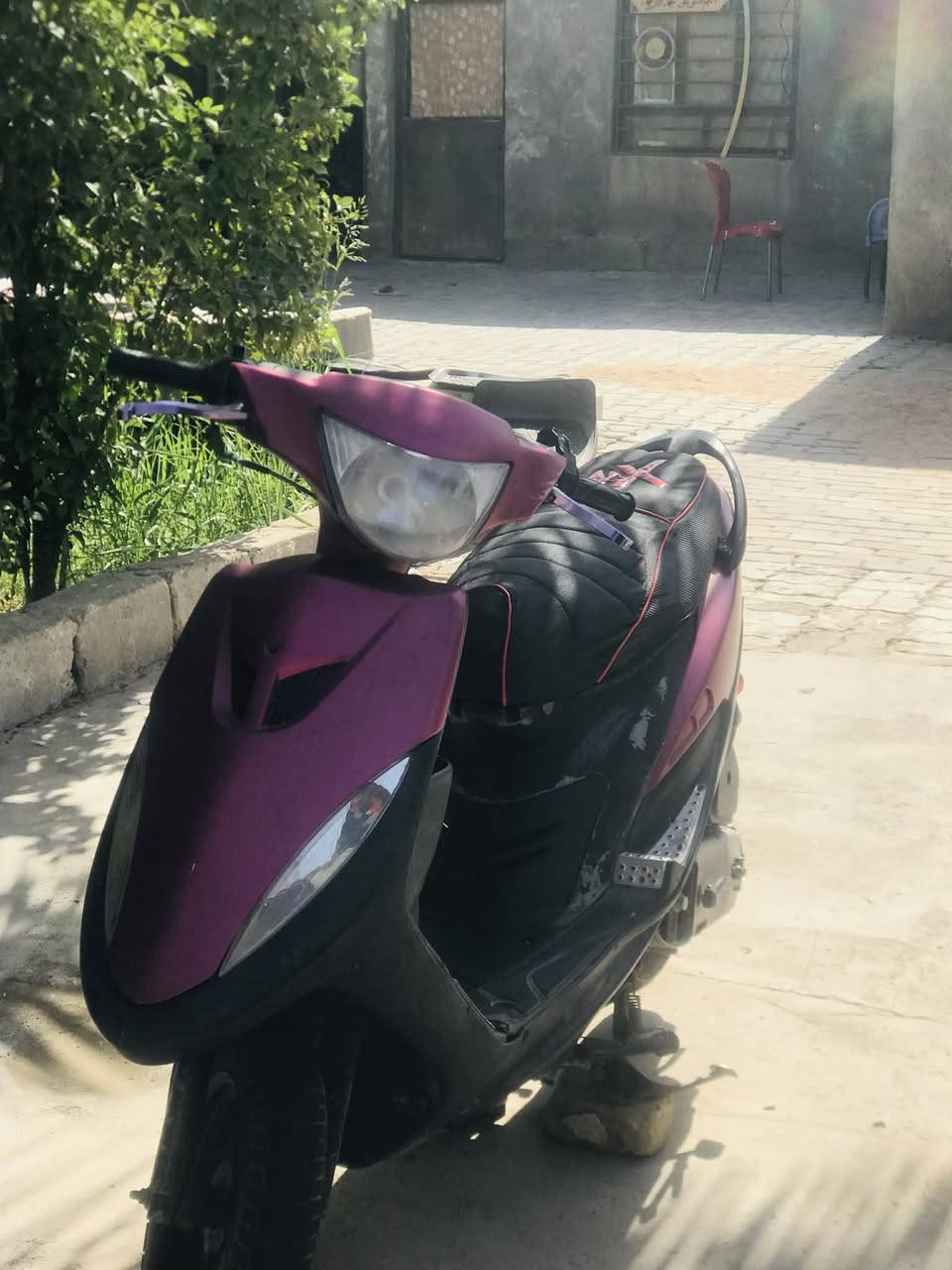 السلام عليكم دراجه ماكس عدله للبيع  الدراجه نضيفه كلشي ممفتوح بيها تجي تشوفها بعيك ع هل نضافه العنوان كربلاء منطقه الشبانات السعر 500 ومستعجل عليها  ***********
