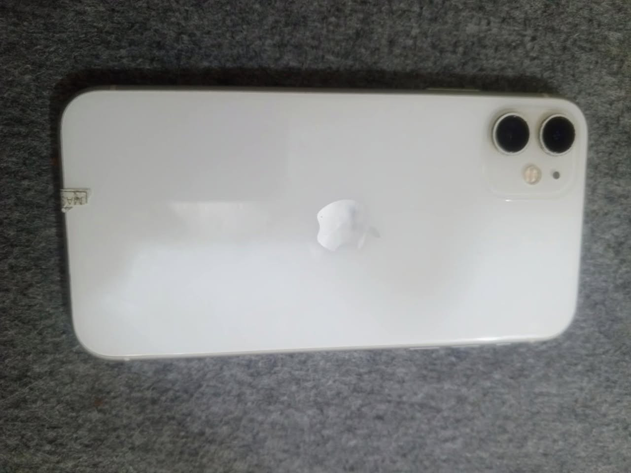 آيفون ١١ عادي لا تخابرني دكلي شمبدل بي ولا دكلي وين اكو ١١ بلادي بطاريه ٩٦ ما مبدله ولا معاليه ولا مبدل بي شي كله بلادي. وغراضه كامله موجوده على الفحص شرط من شاشه ومن بطاريه واذا مفتوح اكفله الك كله شغال مابي برغي عطل 300$ ***********
