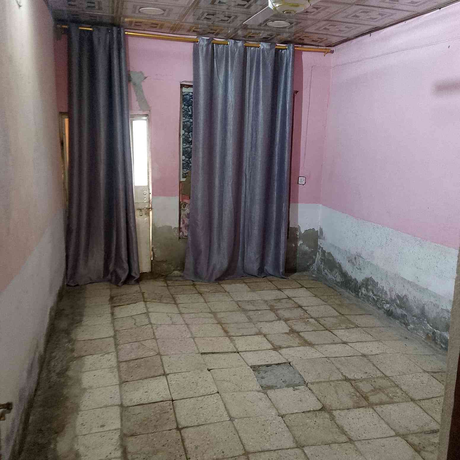 بيت للبيع الخماس شارع عبدالله الرضيع البيت مساحه 150كامل المعامله الطابو مجاري كامله قطعته حلوه للستفسار على الرقم ***********
