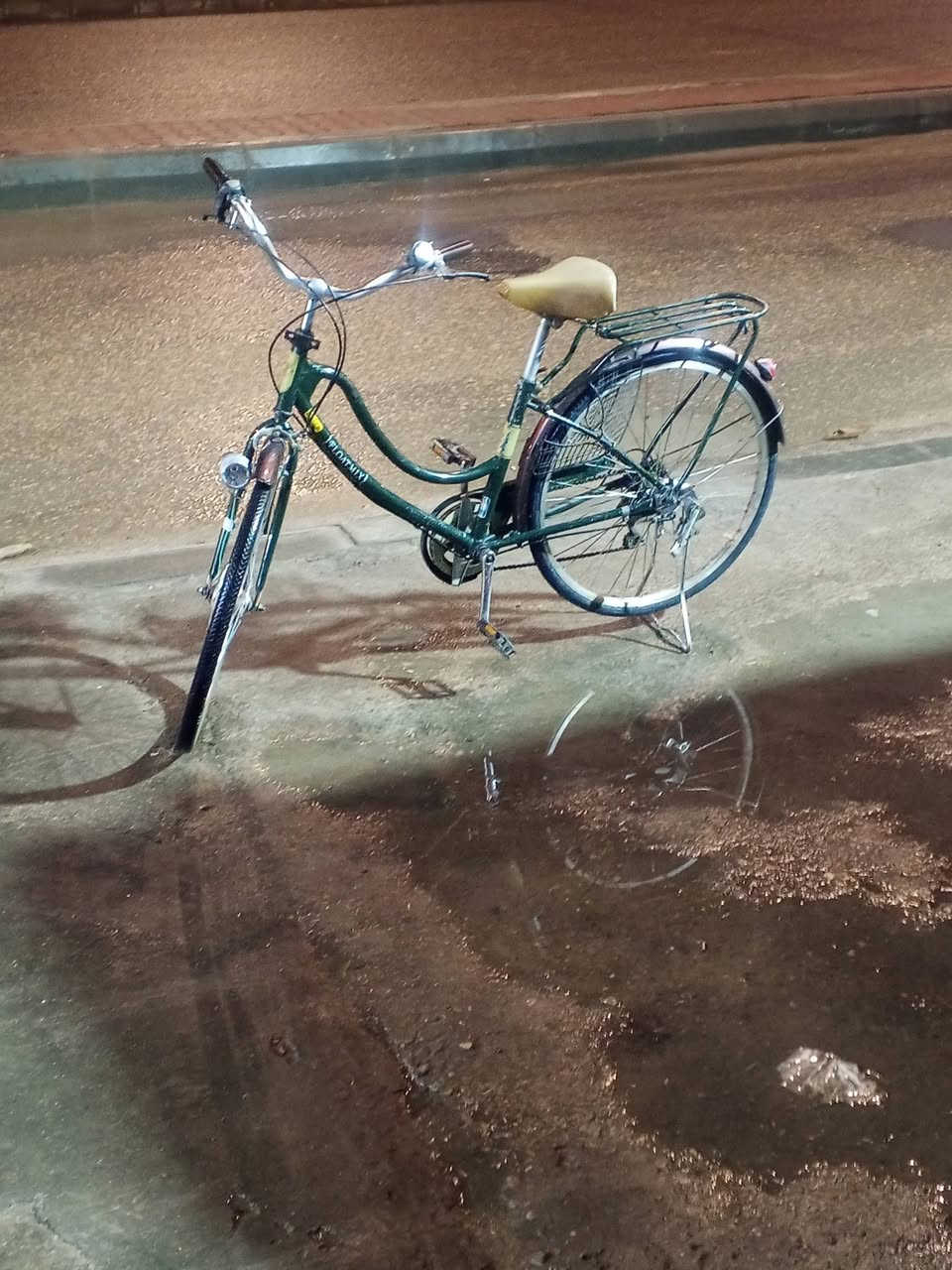 متاح 
مال باله 
اليوم وصلني من البصره 
***********
