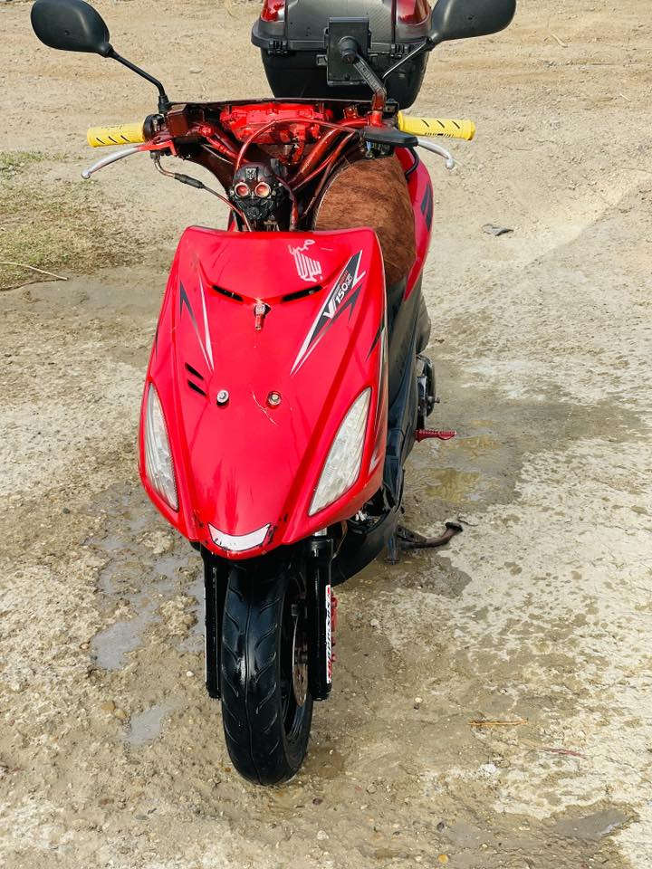 دراجه ادريس 140 الدراجه شغاله وكلشي شغال بيها  بس
(كامت يرادله تجفيت) السعر 300 وبيها مجال


**إذا كنت صاحب هذا الإعلان وتريد حذفه لأي سبب، رجاءا أرسل رسالة إلى الدعم الفني**