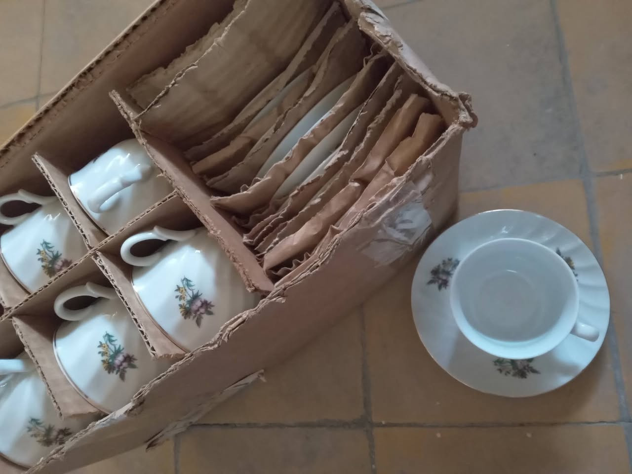 اورزدي ٢٤ قطعة ١٢كوب و١٢ ماعون كوب ... سعرها ٥٠ الف مابيه مجال قفل بغداد المشتل


**إذا كنت صاحب هذا الإعلان وتريد حذفه لأي سبب، رجاءا أرسل رسالة إلى الدعم الفني**