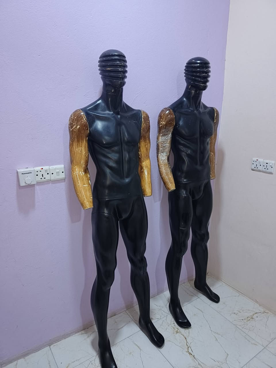 سلام عليكم  للستفسار***********وتساب ）（ملكات)  2 ديالى بعقوبه
كلشي متوفر تجهيز محل كامل  تعاليك خشب اصلي تعاليك اكرلك تعاليك بناطير خشب اصلي ستانات اخذيه  كلشي متوفر   وكلشي بسعره)
