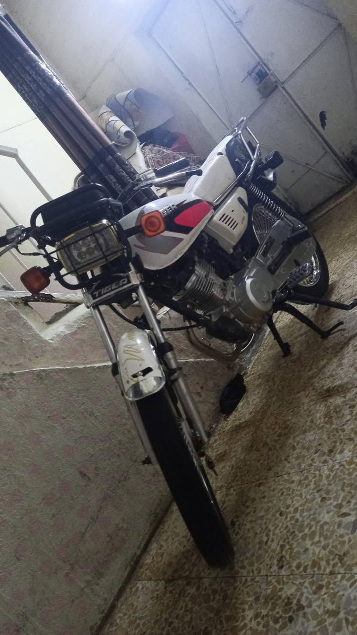 السلام عليكم ماطور للبيع محرك انتنس 2025 الباقي 20 شرط ما مفتوح تحريكه ومعدل نارث وارمنيه كلها شغاله ويلي تايه جدد لورا ماطور طبقه خير من الله ربع دينار ما تصرف عليه كامل مكمل ستيرن رياضي هورنات سيدان سعر 525 وبمجال للطيبين الشرائط طبخات مو شرعي لا يتعبني فدوه ما اجاوب على التعاليق الخاص مفتوح مكاني باب جديد شارع الفاروق*********** رقم بو واتساب
