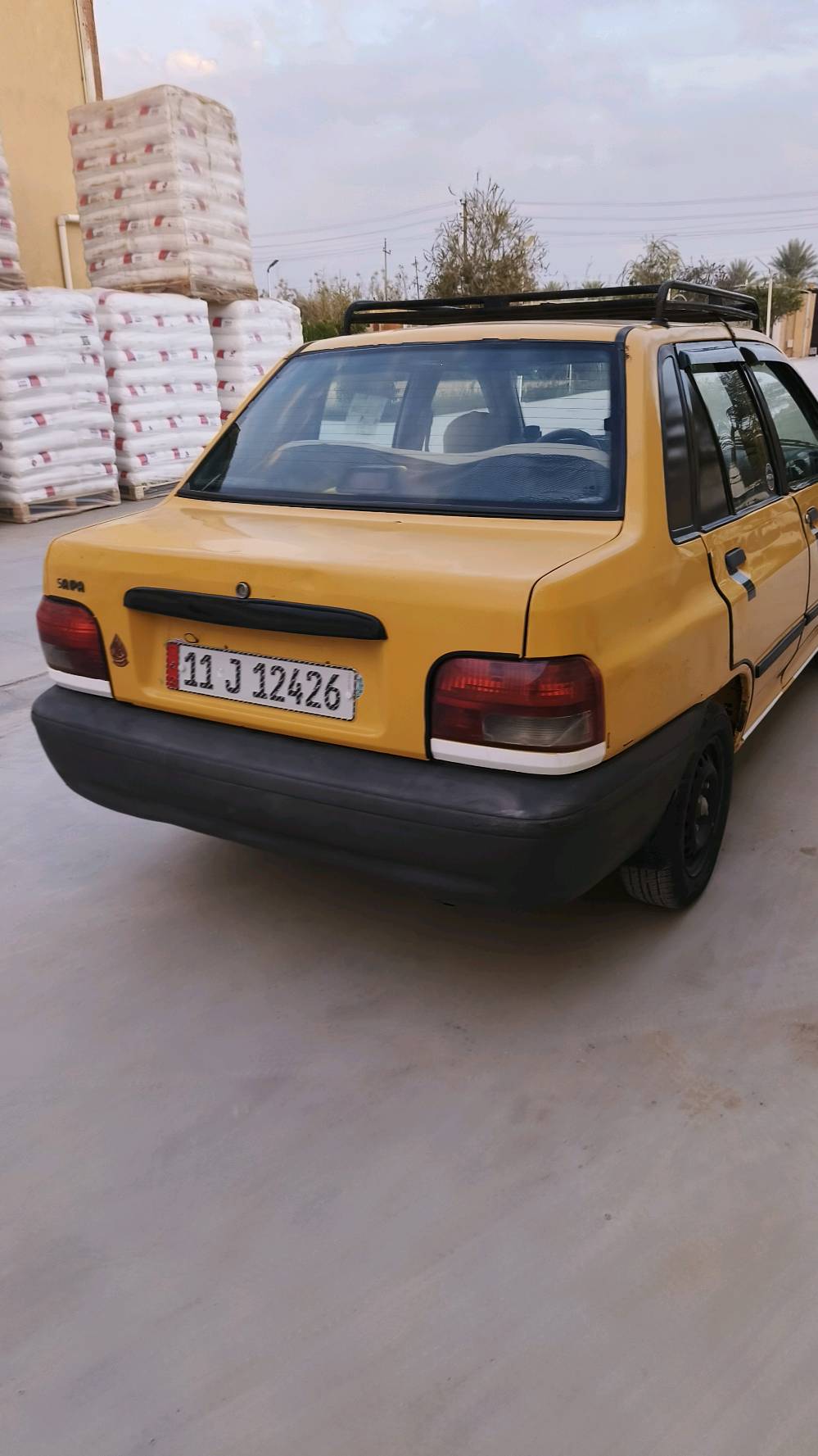 مكفولة كير محرك شواصي مابيها اي نقص شغل واطلع 
تبريد الراديتير مال تبريد مزروفة كمبريسر جديد 
مصفرة غرامات +هيئة 
مكاني بغداد الرقم ***********
السعر ٢٦ 
شرط تحويل