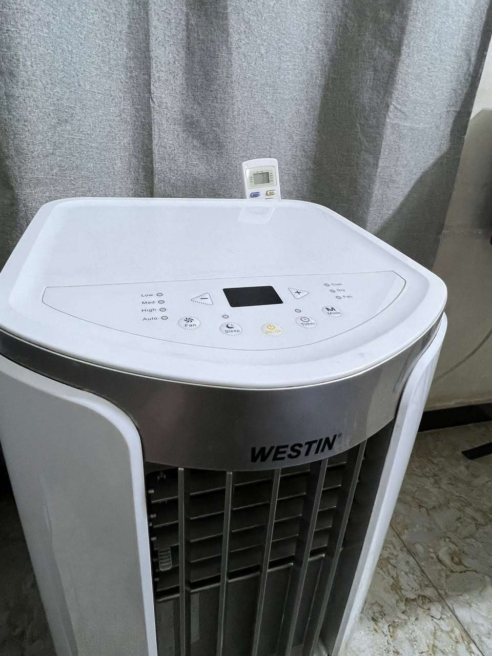 للبيع سبلت متنقل ماركة WESTIN بحالة ممتازة جداً ونظافة عالية (شغال وبشرط الفحص التام).
المميزات: تبريد قوي، سهل الحركة (على ويلات)، يشتغل مباشرة بدون دوخة تنصيب وبواري، ويا الريموت الأصلي ماله.
 المكان: بغداد / مدينة الصدر قطاع٣٢ قرب جامع حكمة ]
 السعر:سعر شراء ب٦٠٠ الف طن ونص  سعر بيع ٥٠٠الف (قفل ) استعمال بس ٤ اشهر  شرط تجي وتفحص وتشرف بروده وتاخذه 
📞 للتواصل والاستفسار: راسلوني خاص


**إذا كنت صاحب هذا الإعلان وتريد حذفه لأي سبب، رجاءا أرسل رسالة إلى الدعم الفني**