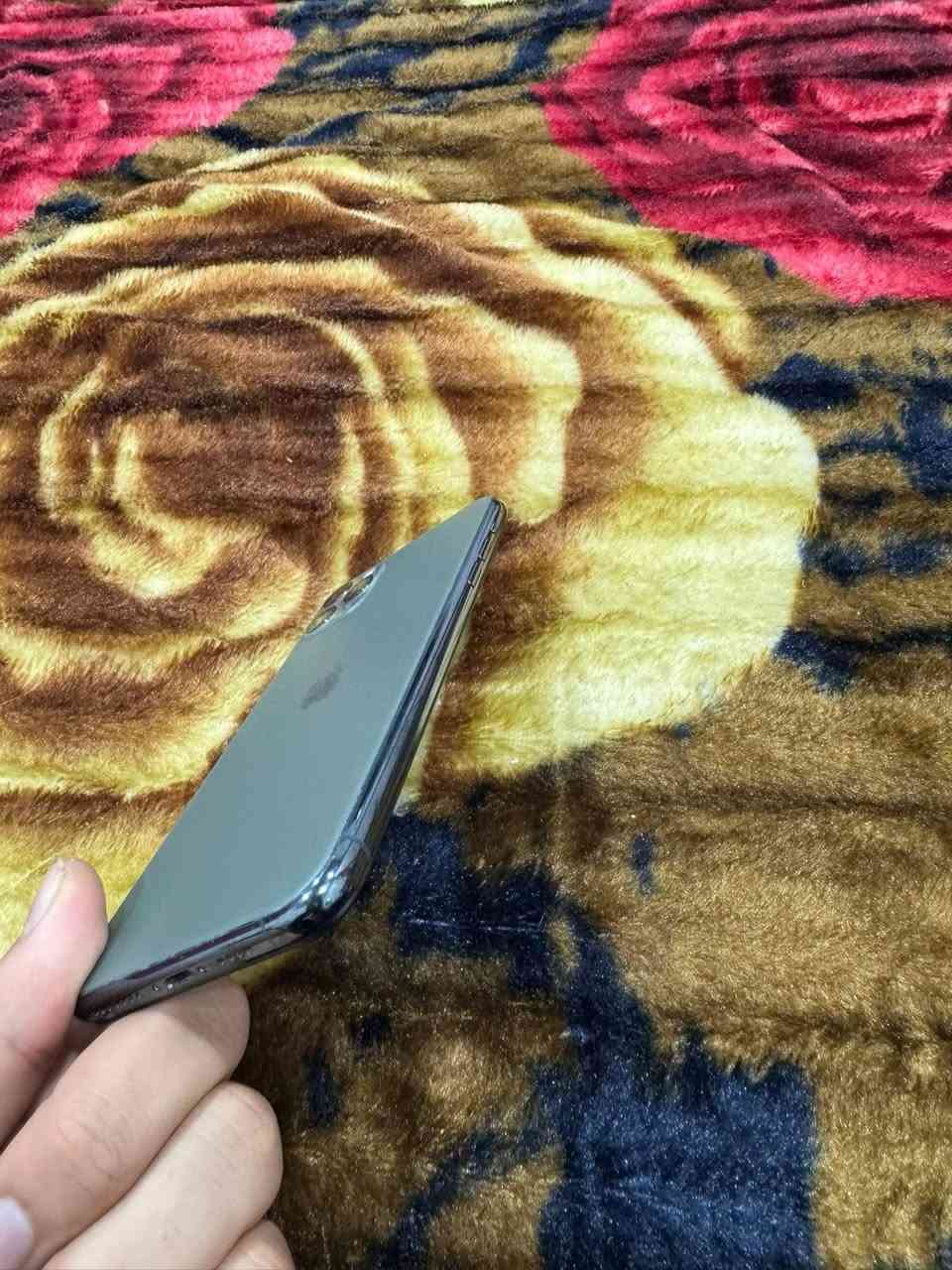 📱 للبيع: iPhone 11 Pro Max
🔹 الحالة: نظيف جداً

🔹 الذاكرة: 64 GB
🔹 الشاشة: شاشة أصلية مستبدلة
💰 السعر:225الف قفل
📍 الموقع: بغداد البياع
📞 للتواصل:***********
