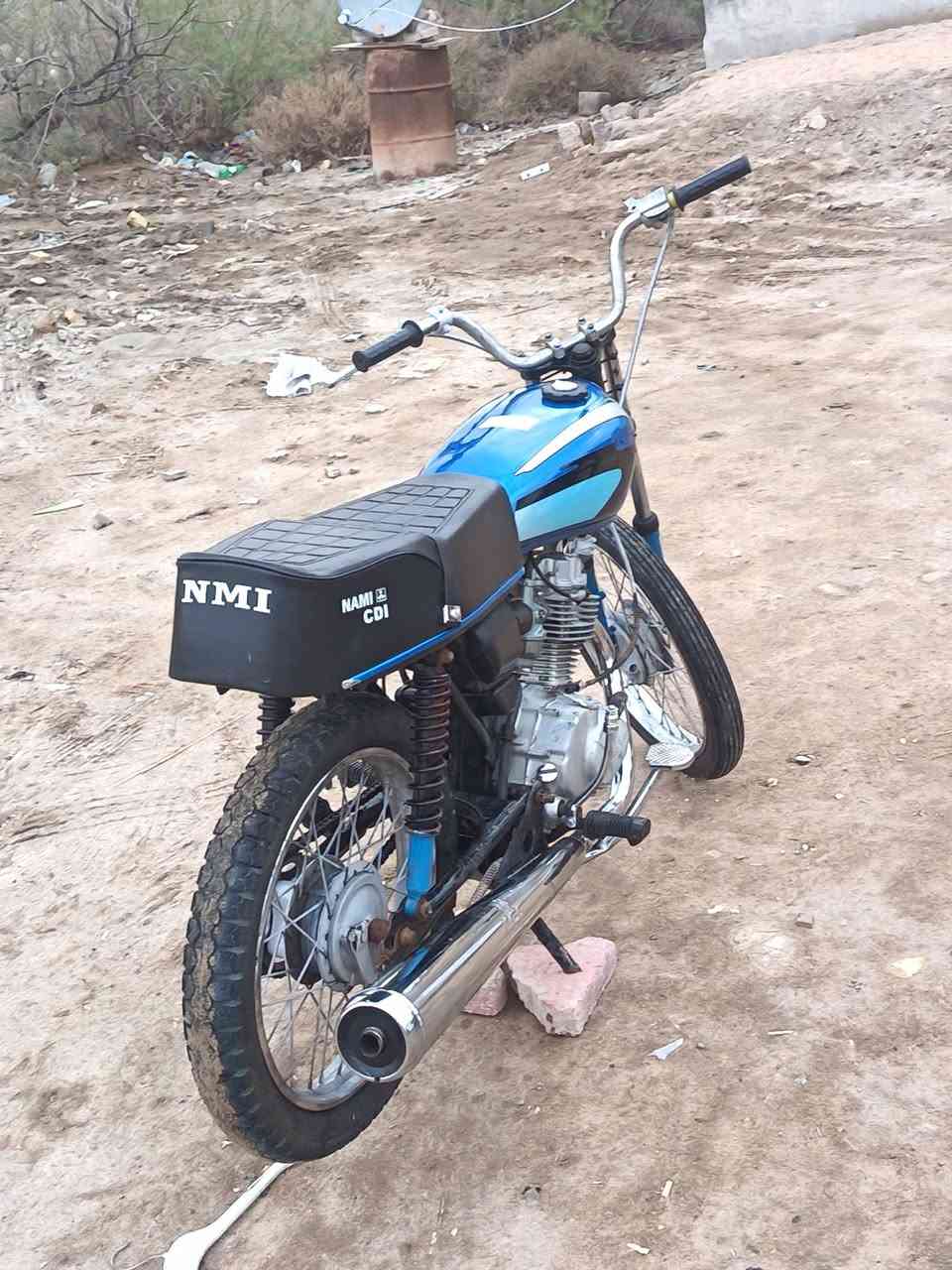 دراجه للبيع ادوات محرك مفتوح العنوان البصره قرب سيد سامي السعر 350 وبيه مجال***********
