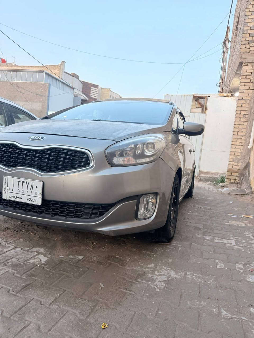 سلام عليكم كيا كارنز موديل ٢٠١٤  السعر ١٣٣ وبيه مجال كفاله عامه من ضربه وصبغ سياره بيه جراد بلنيد والقماره شويه كما موضح بلفديو بيه بارد بسيط بالباب مال السايق قليل ماشيه ٢١٨ وقابل للزيادة الاستفسار ***********
