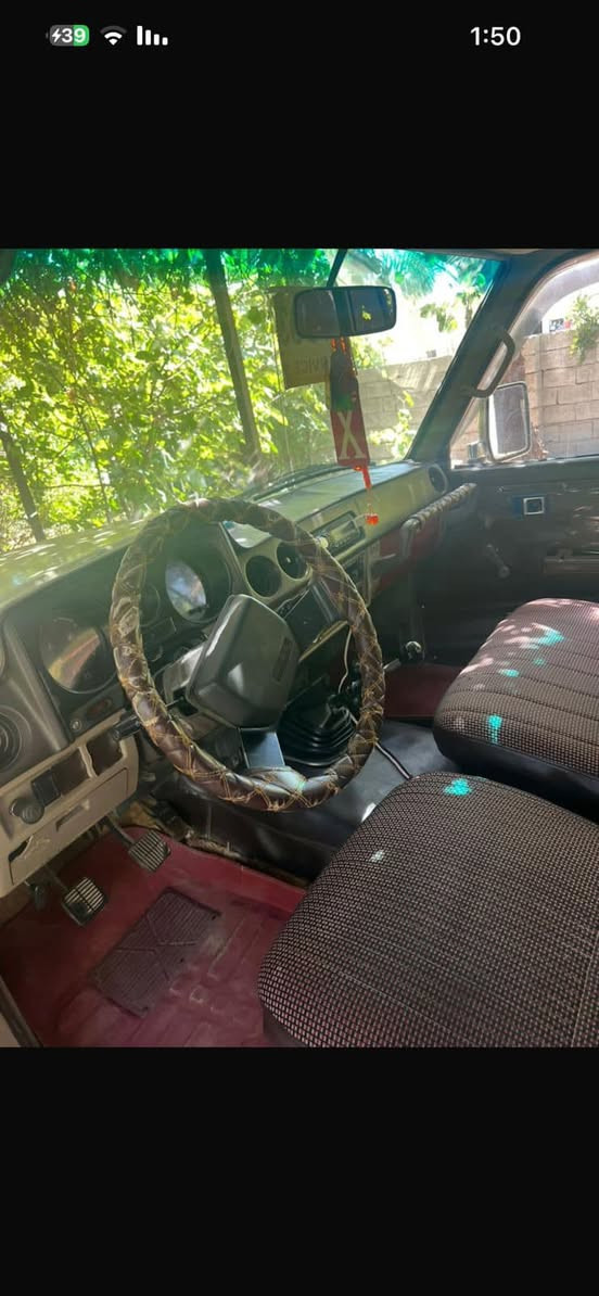 لاند كروز موديل 85 
 كير  محرك شرط 
كهرباء شرط 
صدر جديد 
تايرات جدد 
رونات فقط السرعه طافي الباقي كلو شغال 
سياره تشغل وتمشي 
السياره حبل بدون اوراق 
السعر 25
مراوس  حسب  القناعه
***********
