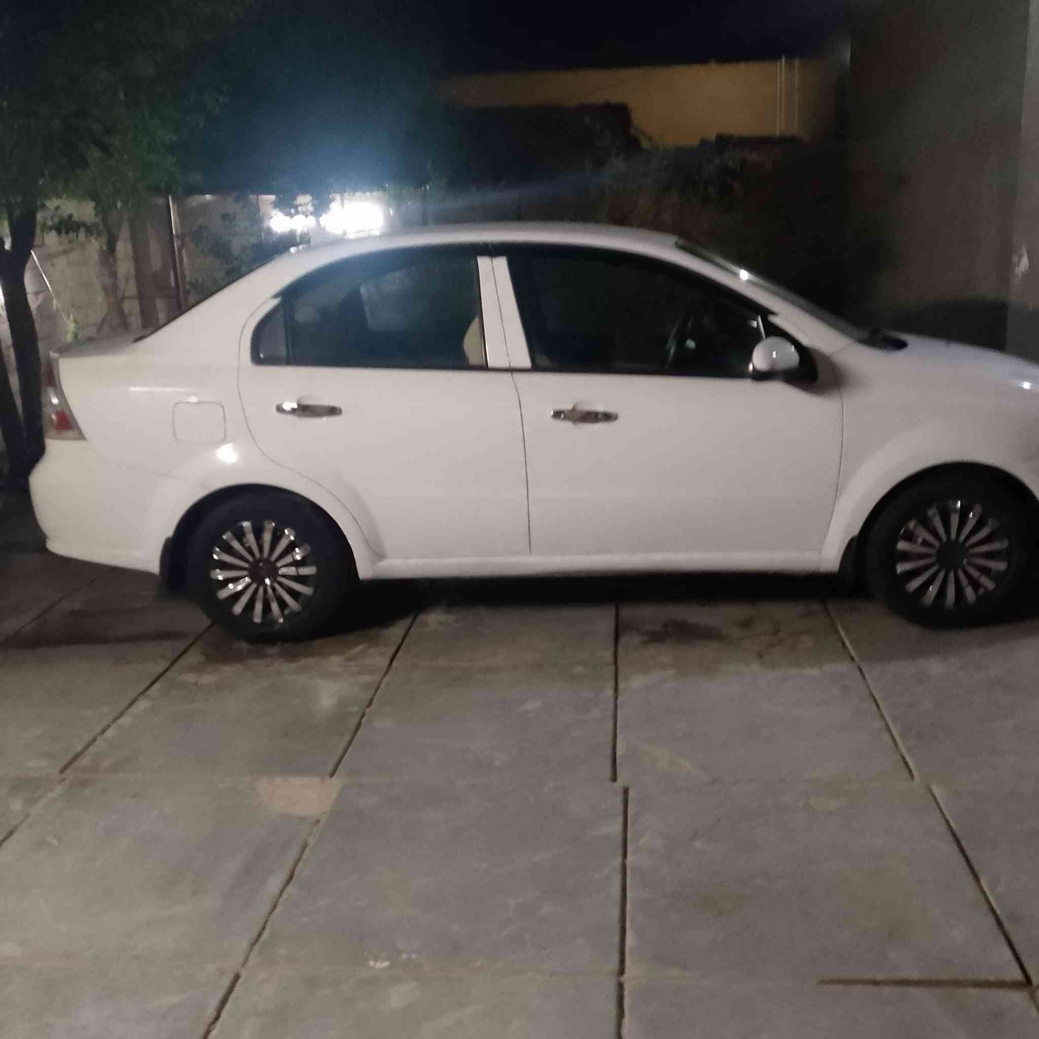 السلام عليكم
افيو مديل 10 رقم قادسية سيارة جاهزة كير محرك تبريد صبغ احزام جماليه كير اوتماتيك جديد توني شاده كهربائيات جاهزة باتري جديد تخم تاير جديد اي نقص مابيها السنوية الى 30 السعر 67 وبيها مجال المكان الديوانية الحمزة الشرقي رقم ***********
