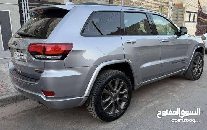 السلام عليكم جيب لاريدو 2017 وارد امريكي فول مواصفات فتحه فور ويل كشنات جلد شاشه كبيره مري قلاب رادار خلفي كشن ميموري تدفئه كشنات جنطه كهرباء فول مواصفات ماشيه ١٠٠ بيها منظومة زنون السيارة بيها قطع صبغ والسونار منشور ويل الصور السعر 158 وبيها مجال مكاني بغداد ***********
