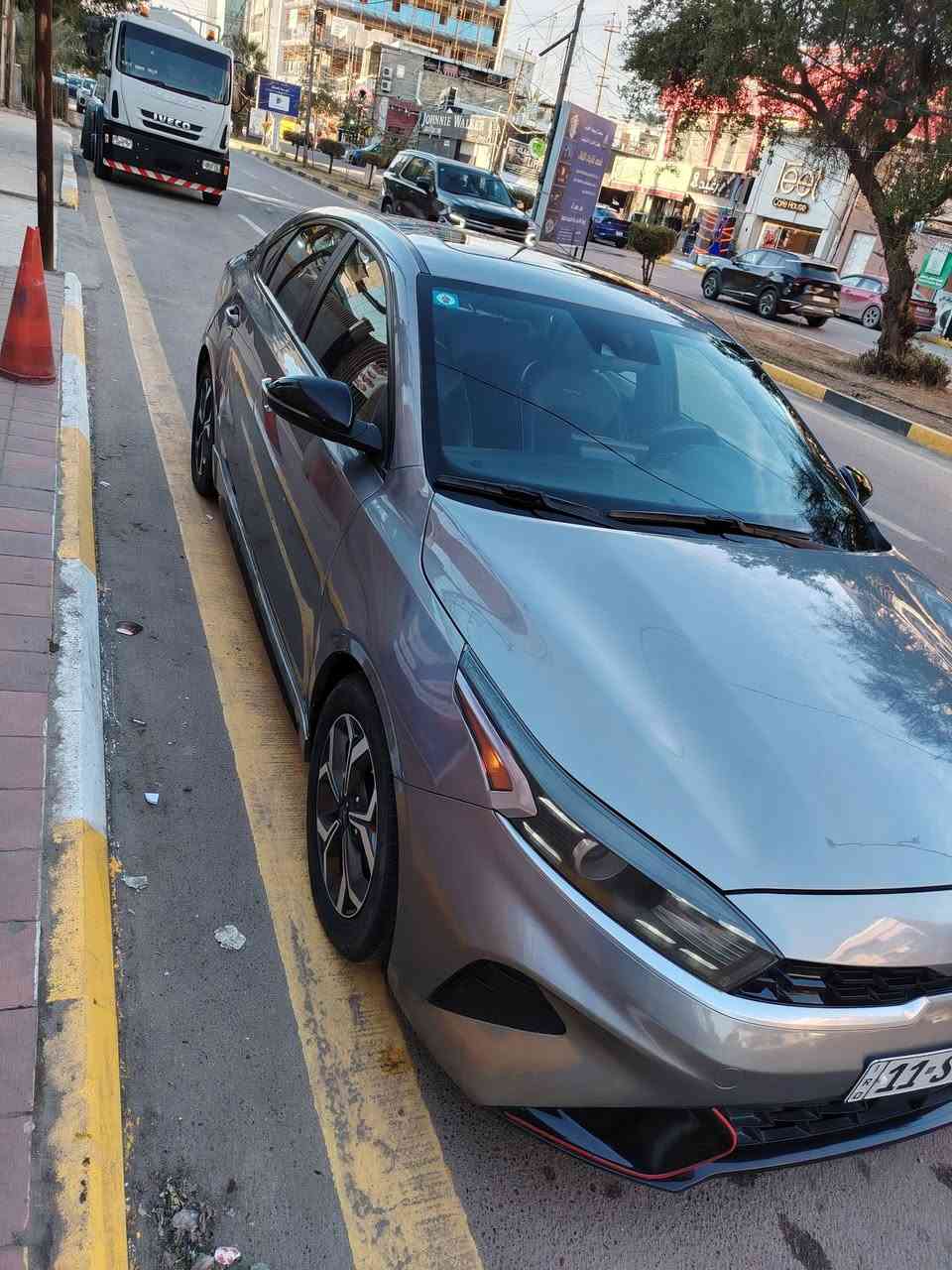 سلام عليكم ..
فورتي موديل 2022 جي تي لاين
معروفة مواصفاتها .
محرك 2000 دوش
ماشية 68 كيلو 
بصمة تشغيل وابواب
فتحة سقف
نظام اوتو هول
هاند بريك كهرباء
شحن واير ليس
ترحيب ابواب وصندوق
تحكم ستيرن فول
شاشة وكامرة بلادية
رادار امامي وجانبي
نظام اوتو ستوب
لد خلفي امامي
اشاير مري
تبريد شاشة
بعد بيها مواصفات هواي حادثها بأمريكا بنيد وجاملغ ايمن تبديل  وهنا صبغ 3 قطع للجمالية بيهن جلح واكو شخط باب خلفي بعدة مامعدل على وضعه محرك وكير بلادي  وتقرير الحادث والسونار موجود الي يريد يراسلني خاص رقمها بغداد دولي ... اخوان الله يخليكم اعتقد هذا الشرح يكفي مو تخابرني تگلي شبيها مابيها اني شرحت كلشي ومااجاوب على تعليقات شراي تجي ومن عيوني  سعرها 135 بيها مجال حق جيتك وتدلل مكاني بغداد .
***********
***********
