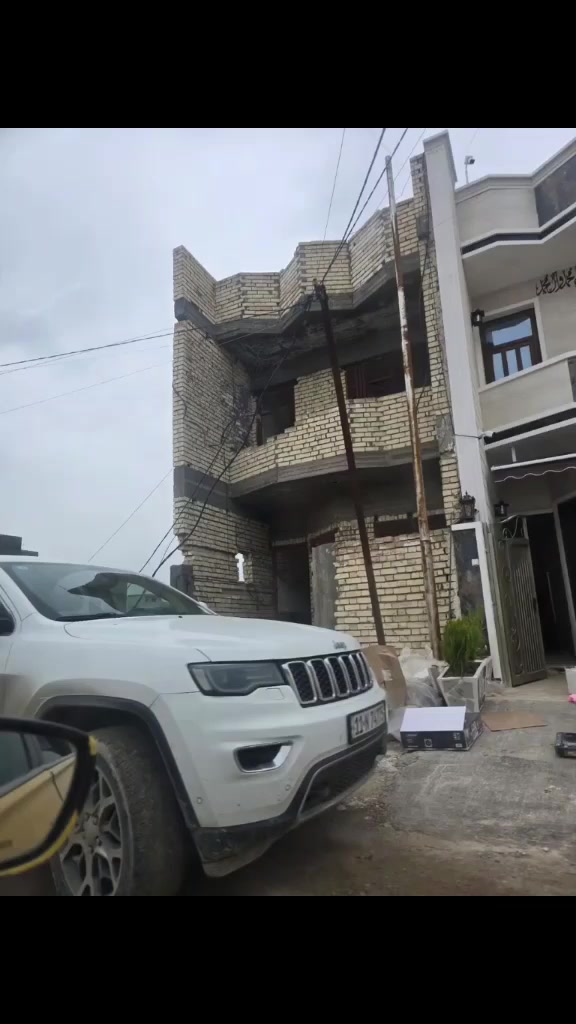 ادمن صفحه وافق على المنشور
سلام عليكم يتوفر لدينا دار للبيع 100 متر طابقين زراعي سند 25 بغداد حي الجهاد المكاسب البيت بي نواقص قريب على شارع رئيسي خدمات ماء وكهرباء منطقة نضامية شوارع 10 متر مدخلين يحتوي على صالة ومطبخ 2 نوم وحدة جوة وثانية فوك للاستفسار اتصل *********** متوفر واتساب
