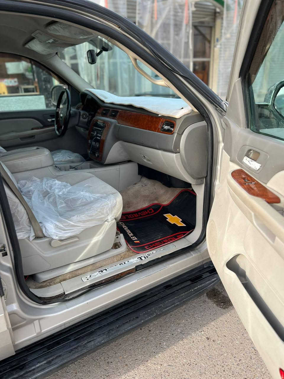 سلام عليكم تاهو بتره ٢٠٠٧ خليجي رقم كركوك ضباره بيهه  مكان البصره وكاله فقط مراوس اراوس بيكم بيع ١٣٠ تصال ***********
