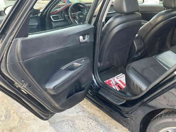 السلام عليكم
للبيع او مراوس حسب القناعه 
كيا اوبتيما موديل 2019 
فئة s فول مواصفات 
رقم بغداد تحويل مباشر 
ماشيه 70 الف
حادثها بنيد بدون دواخل وصبغ باب وجاملغ اثر شخط يعني ثلاث قطع 
موصفاتها بانورما وبصمه كشنات جلد رادارات 
جاهزه السياره 
السعر 138 وبيها مجال بسيط 
للاتصال ***********
مكان السياره بغداد حي الجهاد حي الحسين
