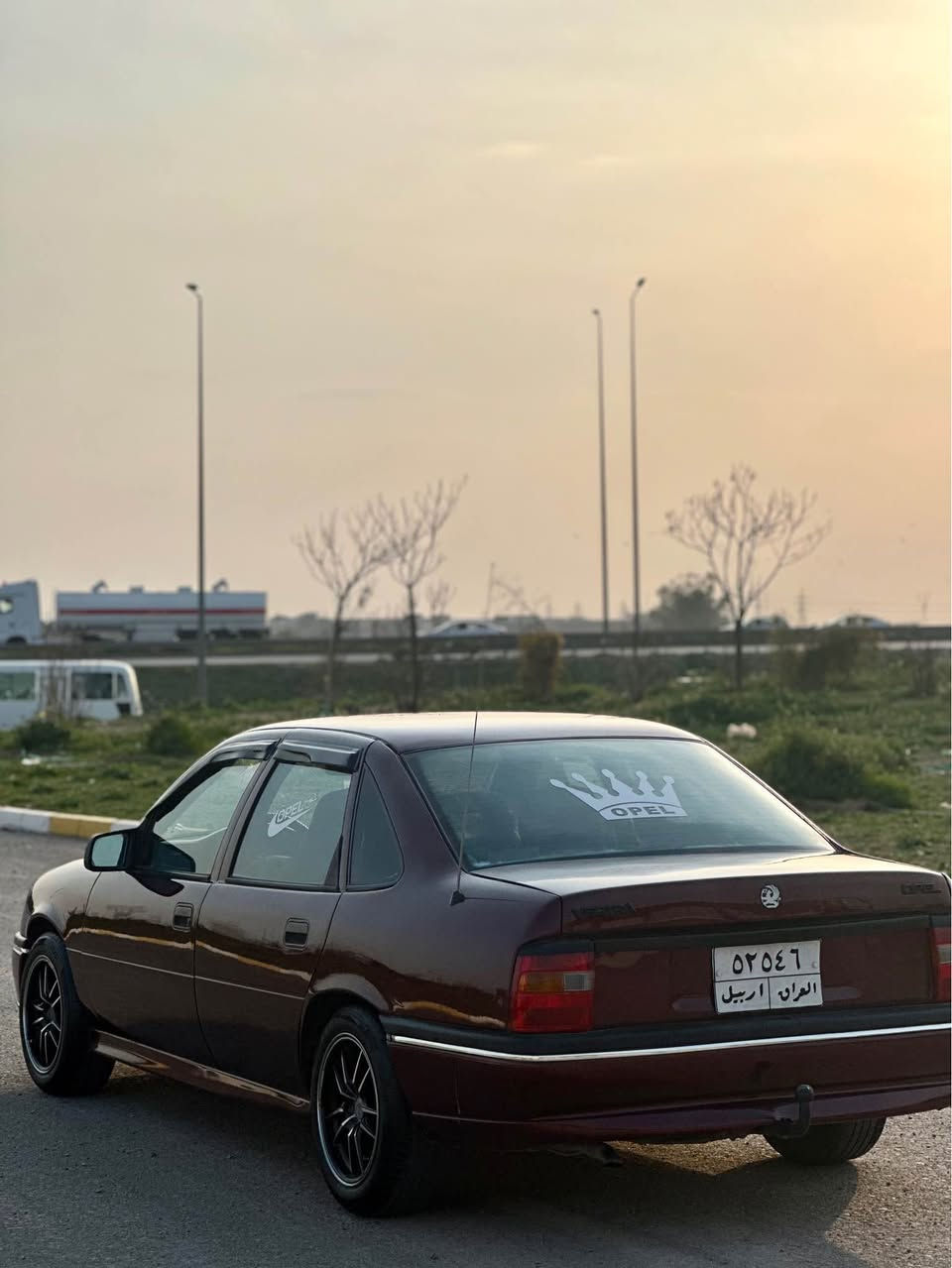 لەهەولیرم 
*********** 
مۆدیل ٩٣ مەکینە ١٨ 
بۆیاغ عامە لەسەر ساغی 
بی لیدان و بی مەسرەفە بەناوی خۆمە أربيل, العراق
