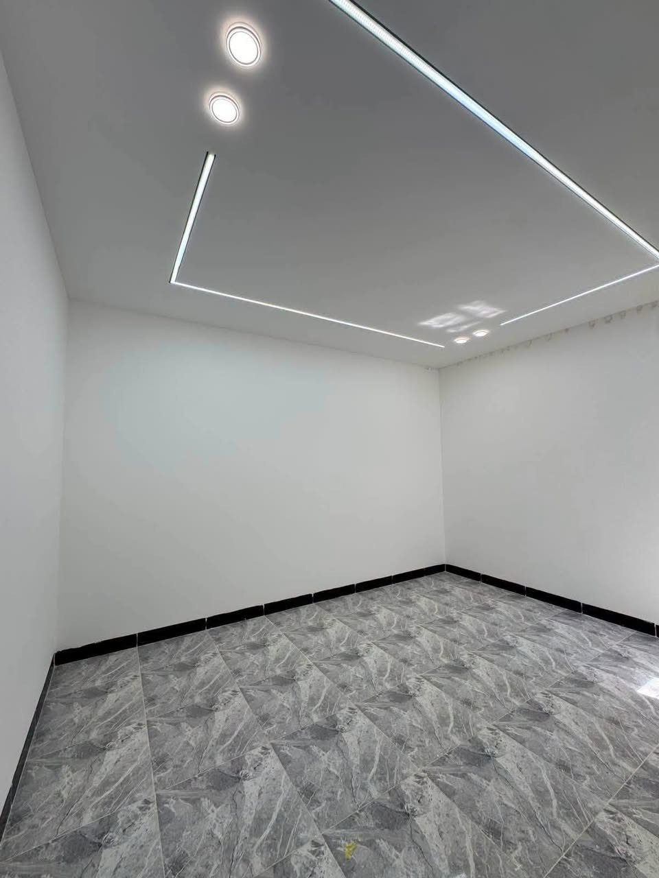 🏠للبيع🏠للبيع🏠زيرو
دار سكني سند طابو ملك صرف 
 الموقع : حي السماح قرب مشروع الماء الثاني
📐 المساحة: 100 م² | واجهة 5
🔹 #طابق واحد مطبخ استقبال هول صحيات غرفة  نوم بيتونة 
للأستفسار مراجعة مكتب عمار الهزاع او ⬇️
📲 واتساب 
📞 اتصال مباشر:
📞 ***********
📞 ***********
