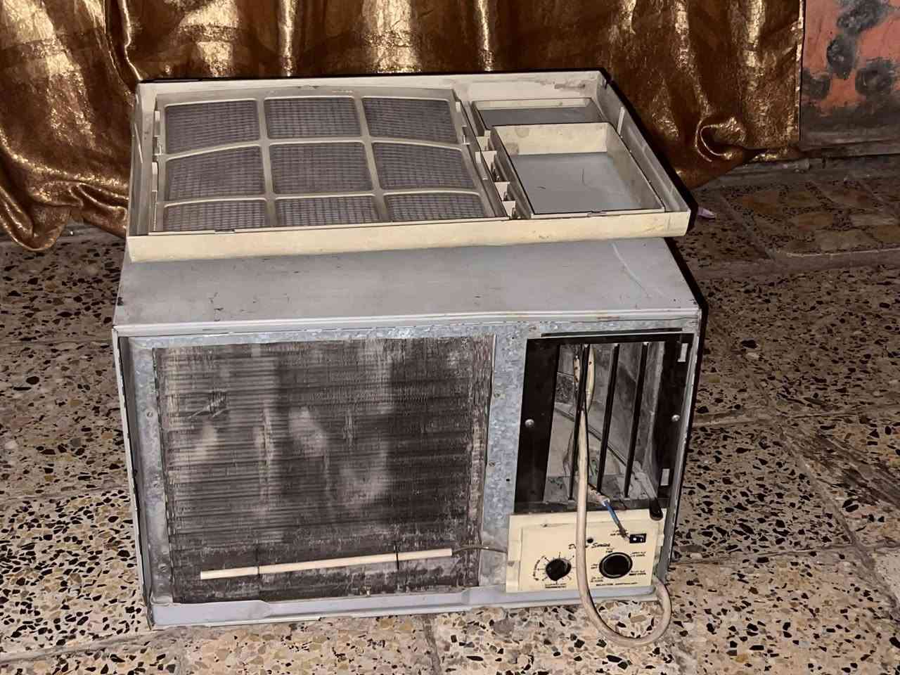 السلام عليكم مكيف مصري للبيع ثنين طن السعر ٢٥٠ وبي مجال العنوان بغداد مدينة الصدر للأستفسار ***********

