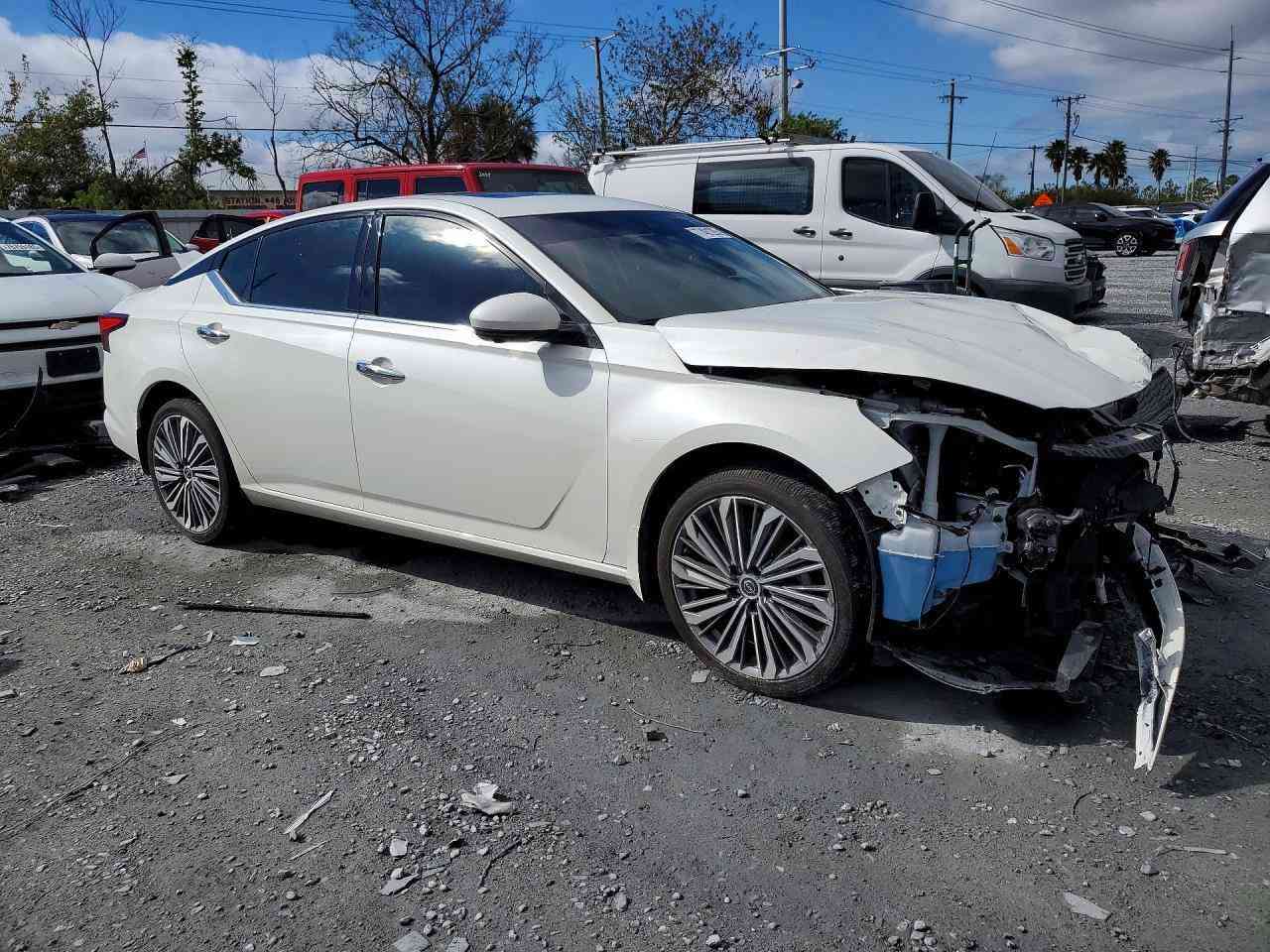 السلام عليكم
نيسان التيما موديل 25 فول للأخير مواصفات sl استقطاع جديد مدة الوصول إلى العقبه شهرين الى٣ اشهر السعر واصل الحره على وضعها بدون كمرك١٠٠ورقه قفل 
تراهم حره وترهم شهداء
اتصال: ***********
