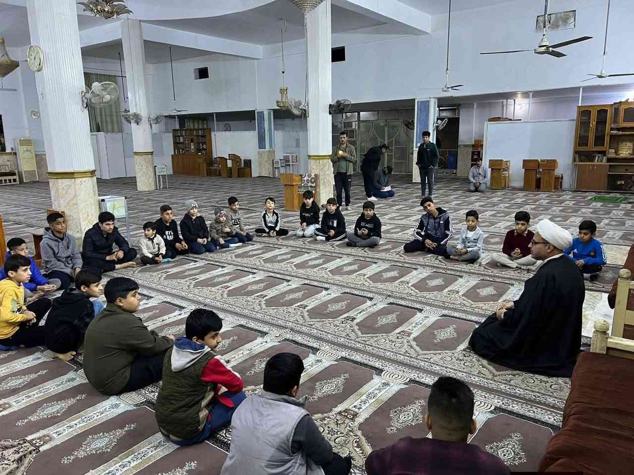 #اعلان 
حرصًا على نشر ثقافة القرآن الكريم وغرس القيم الإسلامية في نفوس أبنائنا الأعزاء، يعلن مركز نصرة القرآن التابع إلى مرقد الشهيد السعيد آية الله العظمى السيد محمد محمد صادق الصدر ونجليه الطاهرين قدست أسرارهم، عن انطلاق الدورات الصيفية للأطفال، والتي تشمل:
🔹 حفظ القرآن الكريم
🔹 أحكام التجويد
🔹 الفقه 
🔹 الدروس الأخلاقية والتربوية
فعلى الإخوة المؤمنين الراغبين بتسجيل أبنائهم المبادرة إلى تسجيل الأسماء، وعدم التقصير في إشراك أطفالهم بهذه الدورات المباركة؛ نصرةً لكتاب الله العزيز، وتنشئةً لجيلٍ قرآني مؤمن.
 المكان: #جامع_الكاظمين – #منطقة_أبو_دشير
 موعد انطلاق الدورة: يوم الأحد الموافق 2026/5/31
 الساعة: الخامسة والنصف مساءً
الدعوة عامة لأهالي منطقة أبو دشير والمناطق المجاورة، فسارعوا بتسجيل أبنائكم،
نسأل الله التوفيق والسداد للجميع بحق محمد وآل محمد الطاهرين.
للمعلومات والتسجيل الاتصال على هذا الرقم  ***********
