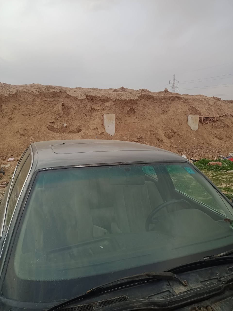 السلام عليكم  735اصل كير مكينه جدد تبريد شغال حداديه جديده تخم تأير جديد باتري جديد صبغ عام للجماليه سياره حلوه ونضيفه رقم قادسيه انكليزي تحويل مباشر  مكان السياره بغداد  والاتصال على رقم  ***********
