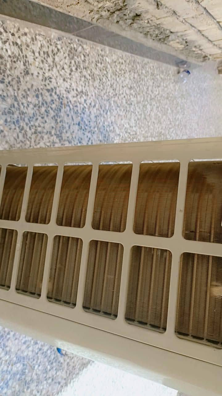 سلام عليكم عندي سبلت توسوت 2طن اصدار 2025جديد  استخدام 30 يوم بعده بضمان شركه تبريد ثلج❄️ سعر 600 العنوان بغداد مدينه الصدر الاتصال على الرقم ***********
