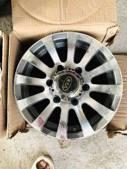 السلام عليكم اوياله مال كيه اماميات بعدهن 
بلكارتون وياهن الستد مالتهن استيل السعر 90 وبي مجال  المكان بابل المركز للتصال ع رقم ***********
