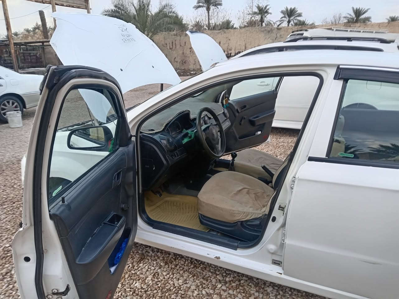 السلام عليكم
افيو للبيع موديل 2007 مسكر كير عادي  رقم كربلاء انكليزي  مداور ثاني يوم نضيفه مصبوغه عام بيهه طخه قليله بل جاملغ الوره فقط السعر 52وبيهه مجال حك جيه مكاني الديوانيه قضاء غماس ***********
