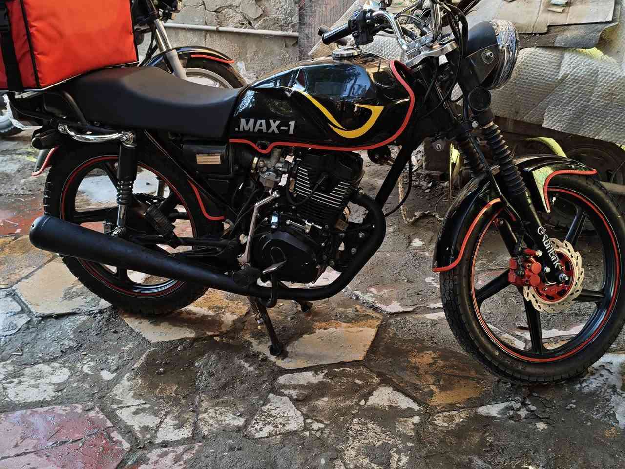 يالله سلام عليكم دراجه سونلگ.ماكس موديل 24 دراجه خير من الله مال بيت ما شايفه دلفري ع كد روحتي للدوام وارجع بيها مكينه مكفوله مامفتوح برغي بيها  تأير امامي فيتنامي قبل سبوع شديته وخلفي جديد دهن كله ليگ مولي  دراجه بيها نقوصات بسيطه دشبول وصفاحيه 
مكانها بغداد الدوره  السعر (650) وبيها مجال حك الجيه 
هاتف: ***********
:***********
