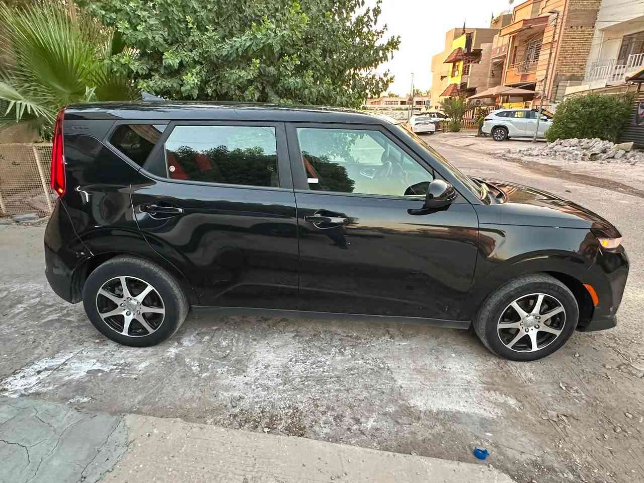 السلام عليكم كيا صول موديل 2020 وارد امريكي حادثها دعاميه اماميه فقط بدون لا صبغ ولا بارد موصفات صول اعتياديه 
محرك 2000 دوش
كير ATM
السعر 117 ورقه وبيها مجال بسيط 
مكان بغداد شارع فلسطين
للاستفسار أو لاتصال ***********
