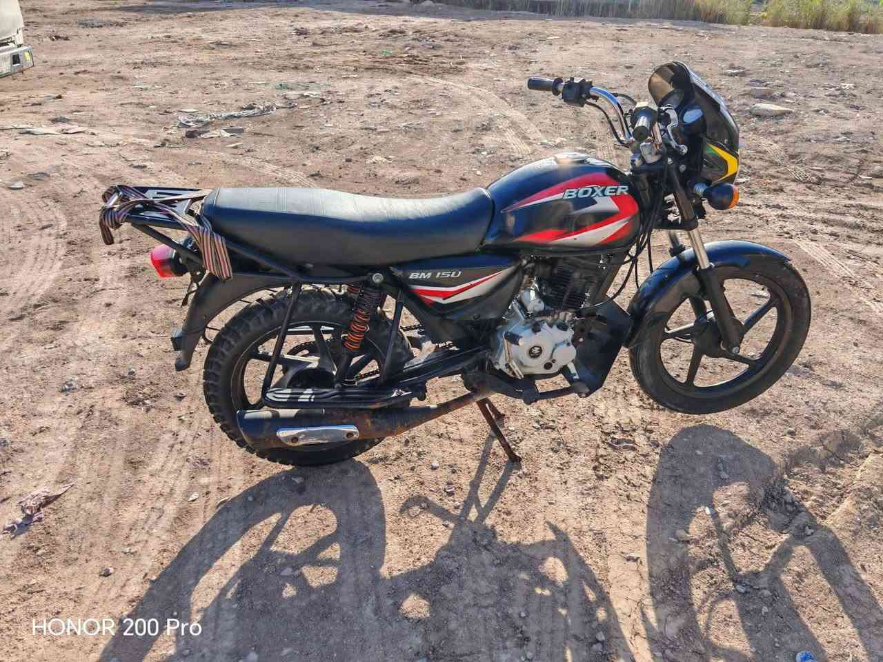 السلام عليكم دراجه بوكسر مديل 20 باسمي تحويل ثاني يوم دراجه مجفته اخوان السعر المطلوب 1400 وبيه مجال ما متواجد ع الفيس بس رصيد ***********
