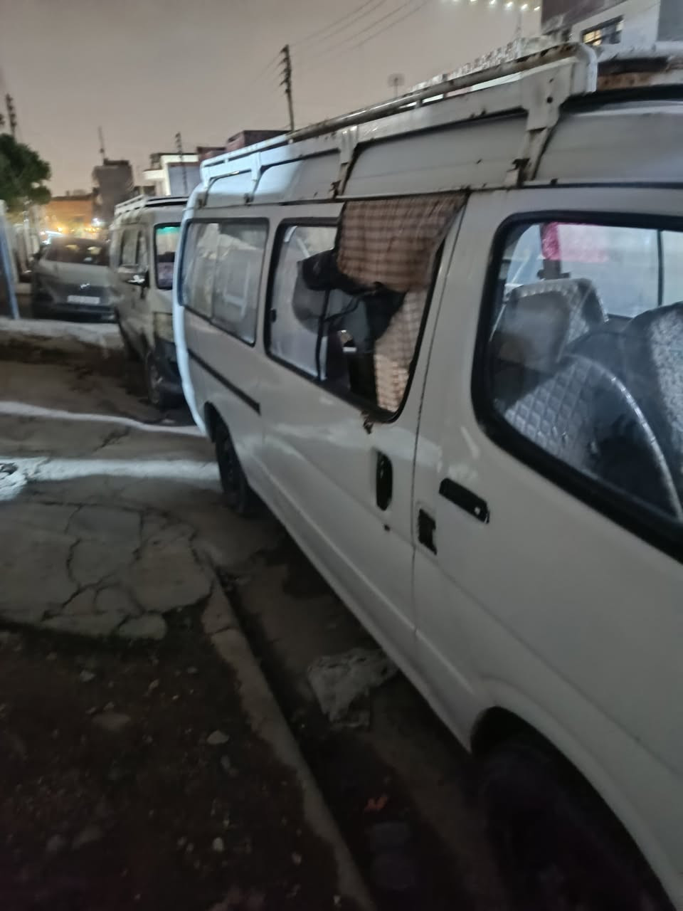 فتون 2009 مواصفات 10 للبيع السعر 40 بيها رنجات رقم احمر كربلاء وبيها مجال رقم الهاتف ***********
