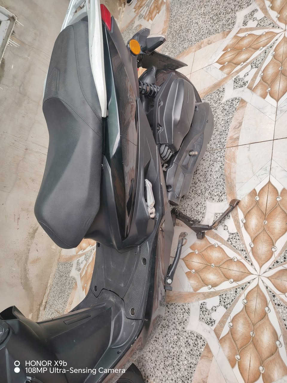 سلام عليكم
متاح دراجه ان ماكس كوري باب اول 

محرك وقبغ هندر شرط ما مفتوح جيب وياك 

عشره فيتريه وتعال جيك نكره سلف تشغيل 

عن بعد جهاز انذار  وايرمنيه كلها شغال 

تحركه معدل 🔥 دراجه واحد على واحد 

ما تصرف على ربع غير دهن وبانزين 

سعر 900 وبي مجال الطيبين 

مكاني كوكجلي شراي تعال خاص 

يذا مو شراي اعبر منشور كلشي تلكه بسوك


**إذا كنت صاحب هذا الإعلان وتريد حذفه لأي سبب، رجاءا أرسل رسالة إلى الدعم الفني**