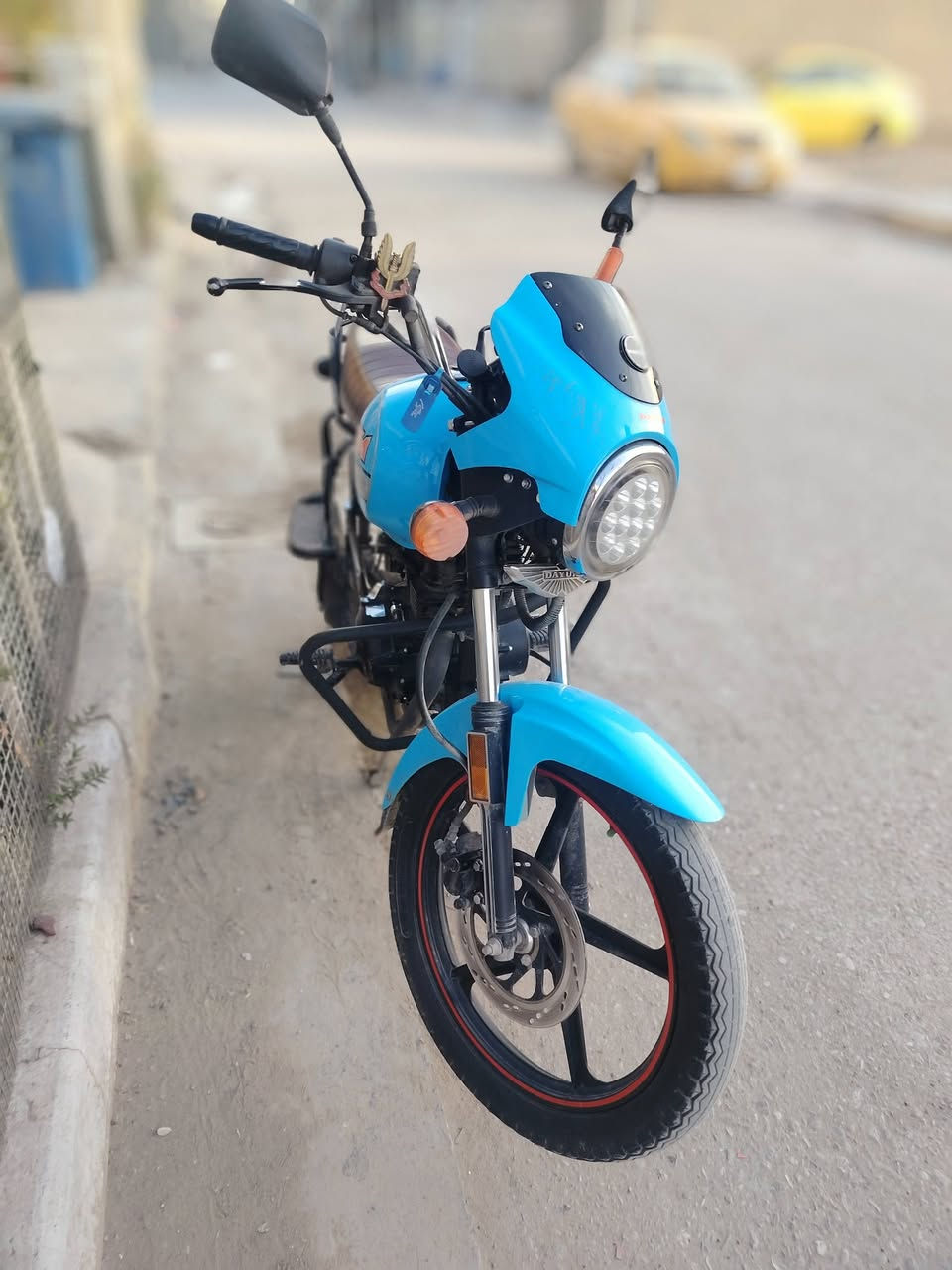 سلام عليكم شباب دايون نفخ موديل ٢٠٢٣  الدراجه  كامله مكمله مابيه اي نقص ماعده تاير تعبان مكينه مكفوله من الفتح دراجه رقمه بغداد باسمي دراجه ماغاسله سعره ٢٥٠٠ مليونين ونص وبيه مجال شي بسيط مكاني بغداد الامين الثانيه تواصل على هدا الرقم ***********
