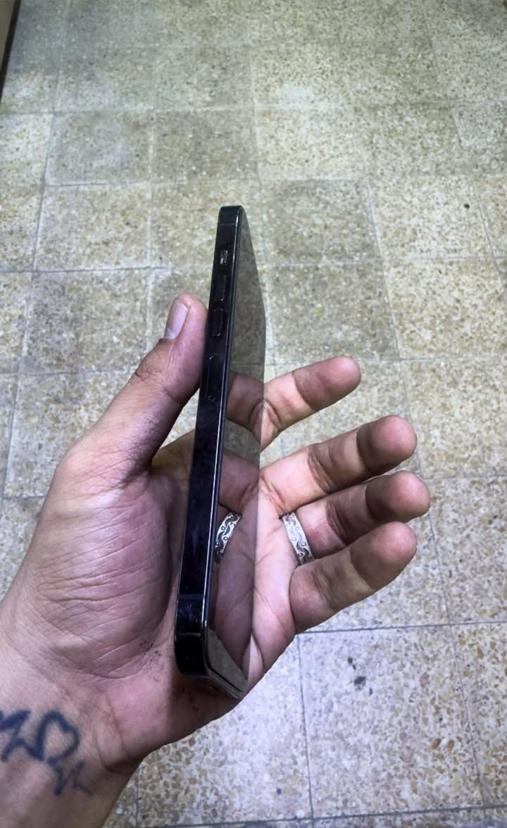 جهاز ايفون 13 برو ماكس اسود
ذاكره 256 
بطاريه 95 
نظافه 95‎%‎
بلادي مامفتوح 
سعر 750 الف 
‭***********‬

