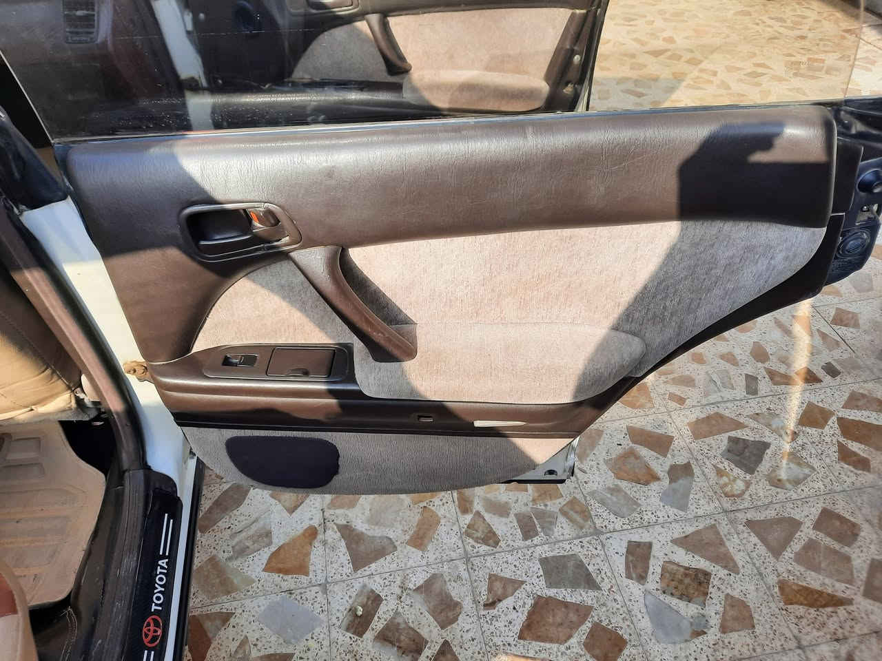 بطه مكفوله من الكص والنقل الجثه والضربه والصبغ العام سياره جاهزه حداديه وتخم تاير ومكينه وكير كفاله وشاشه وكامره ما ناقصه شي مكانها ميسان المجر الكبير سعرها ٥٠ وبيها مجال ***********
